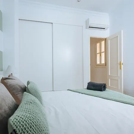 Lanza Apartment *